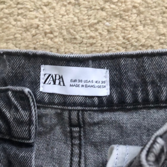 Zara Grey Denim Women’s Shorts - Picture 2 of 3